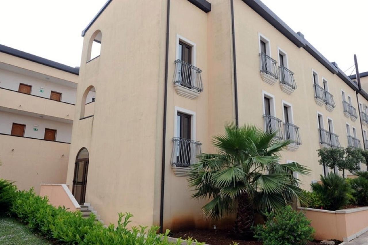 Hotel Villa Rosa มาร์ตินาฟรังกา ภายนอก รูปภาพ