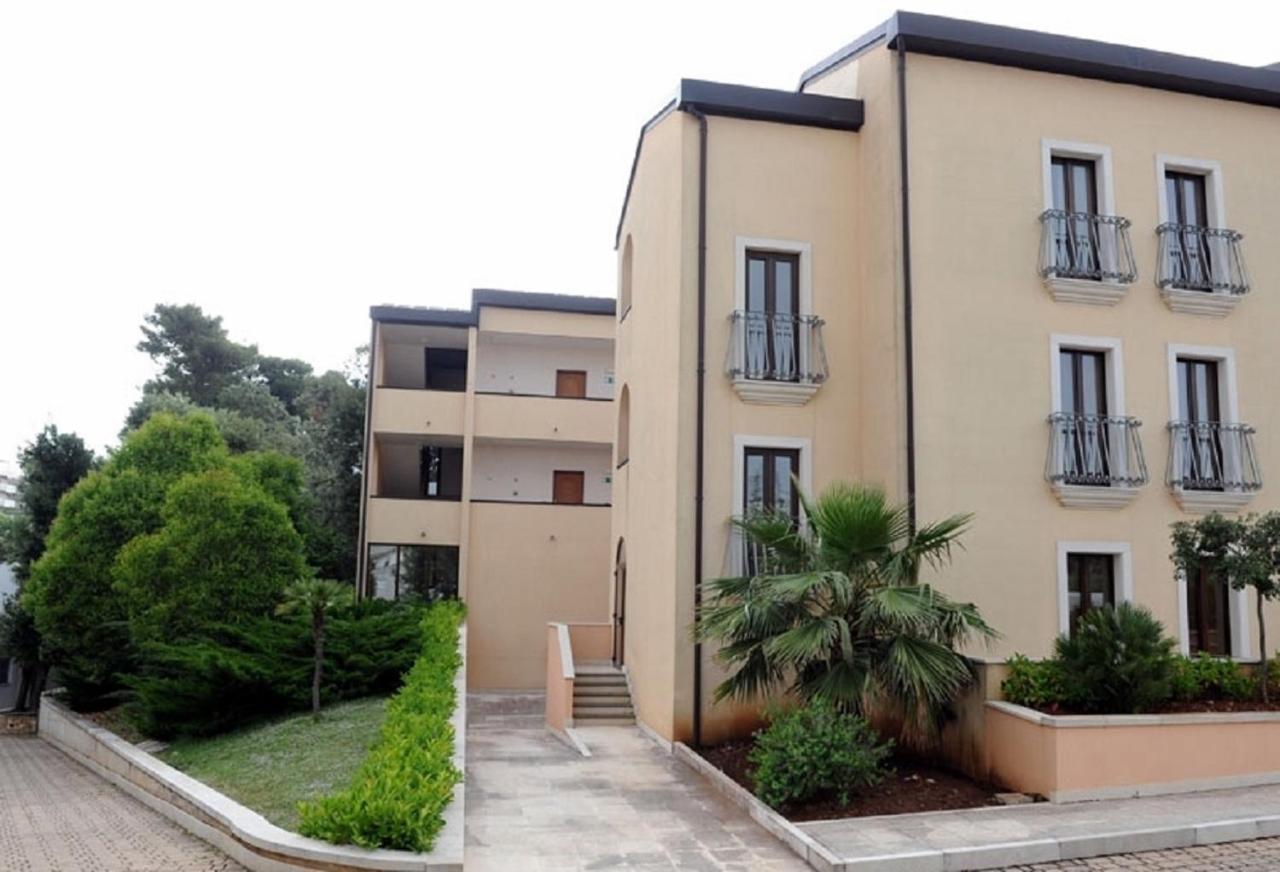 Hotel Villa Rosa มาร์ตินาฟรังกา ภายนอก รูปภาพ